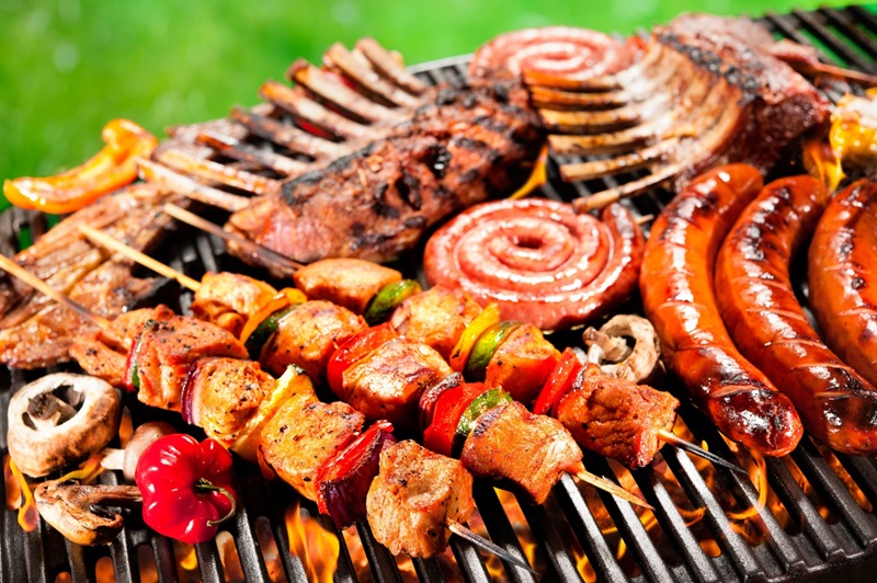 How to Throw the Best Summer BBQ Food Corner