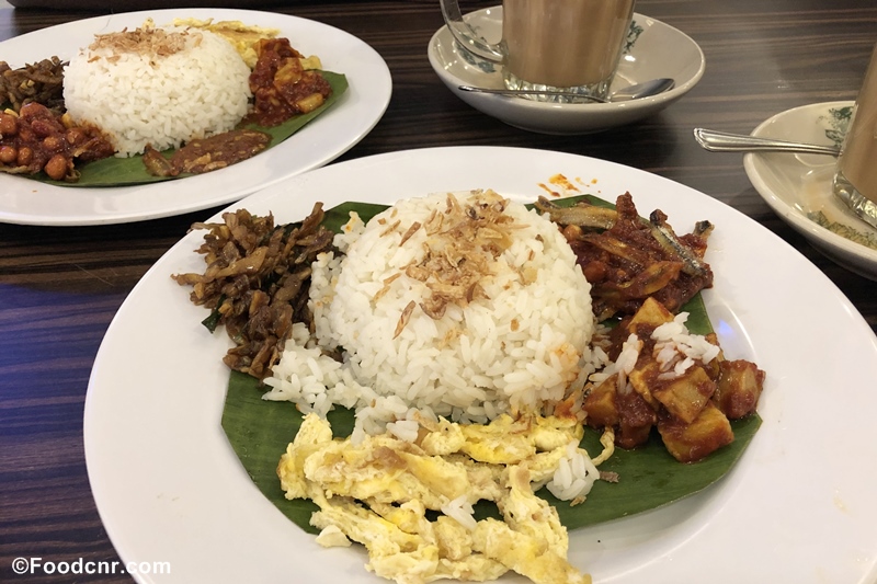 taste local food while traveling